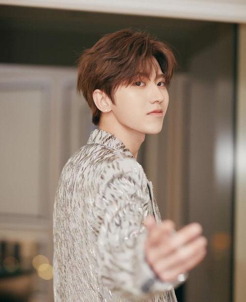 罗云熙最新娱乐爆料视频,揭秘明星幕后生活  第3张